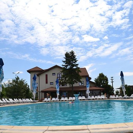 Hotel Doi Taurasi Afumaţi Eksteriør bilde