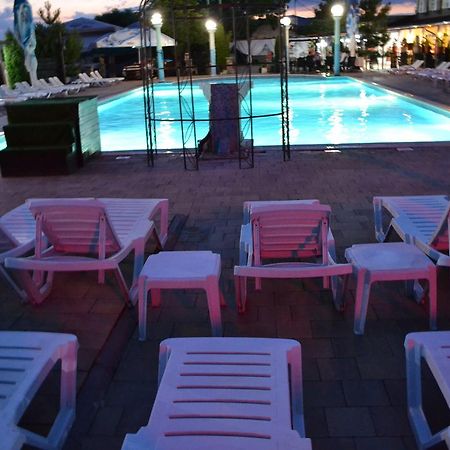 Hotel Doi Taurasi Afumaţi Eksteriør bilde