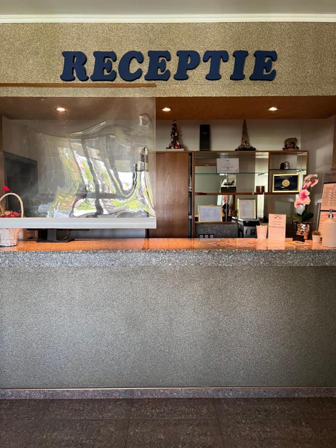 Hotel Doi Taurasi Afumaţi Eksteriør bilde