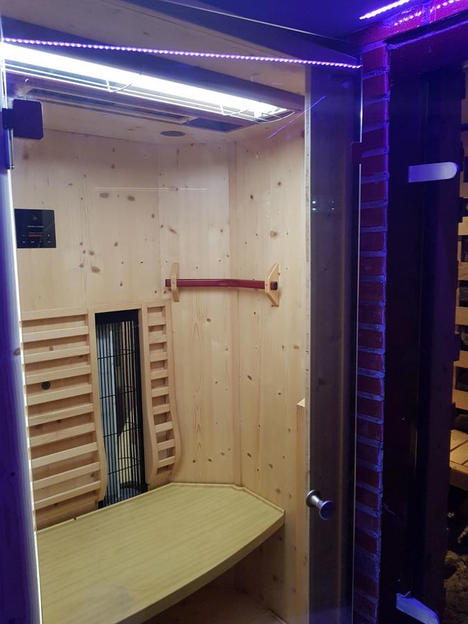 Hotel Doi Taurasi Afumaţi Eksteriør bilde